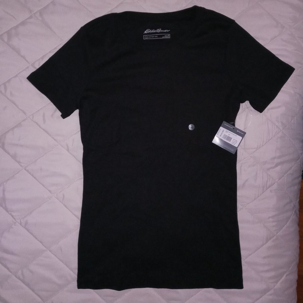 *Price Drop* New Eddie Bauer Black crew neck short sleeved Tee, size medium, new